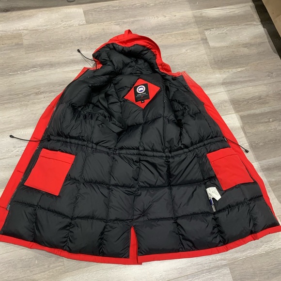 Size small Canada goose camrose parka ❤️ - Picture 5 of 16